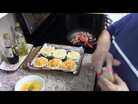 Sunday Breakfast: English Muffin Pizza